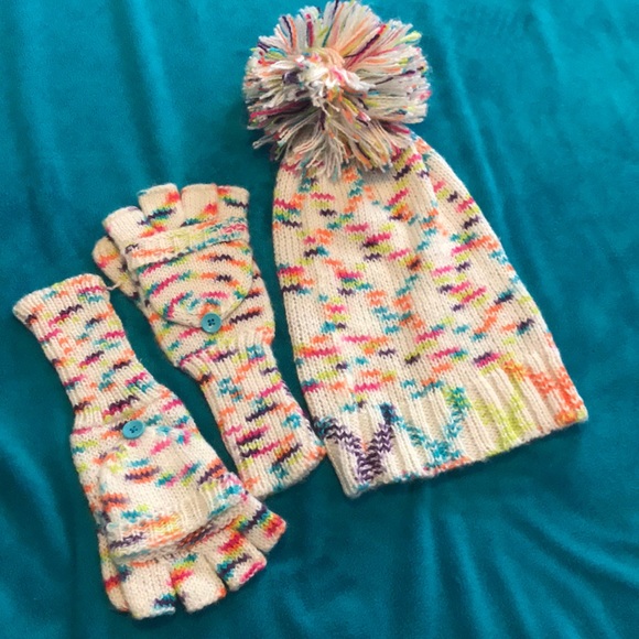 CLAIRE’S HATS/GLOVES WOMAN - Picture 3 of 4